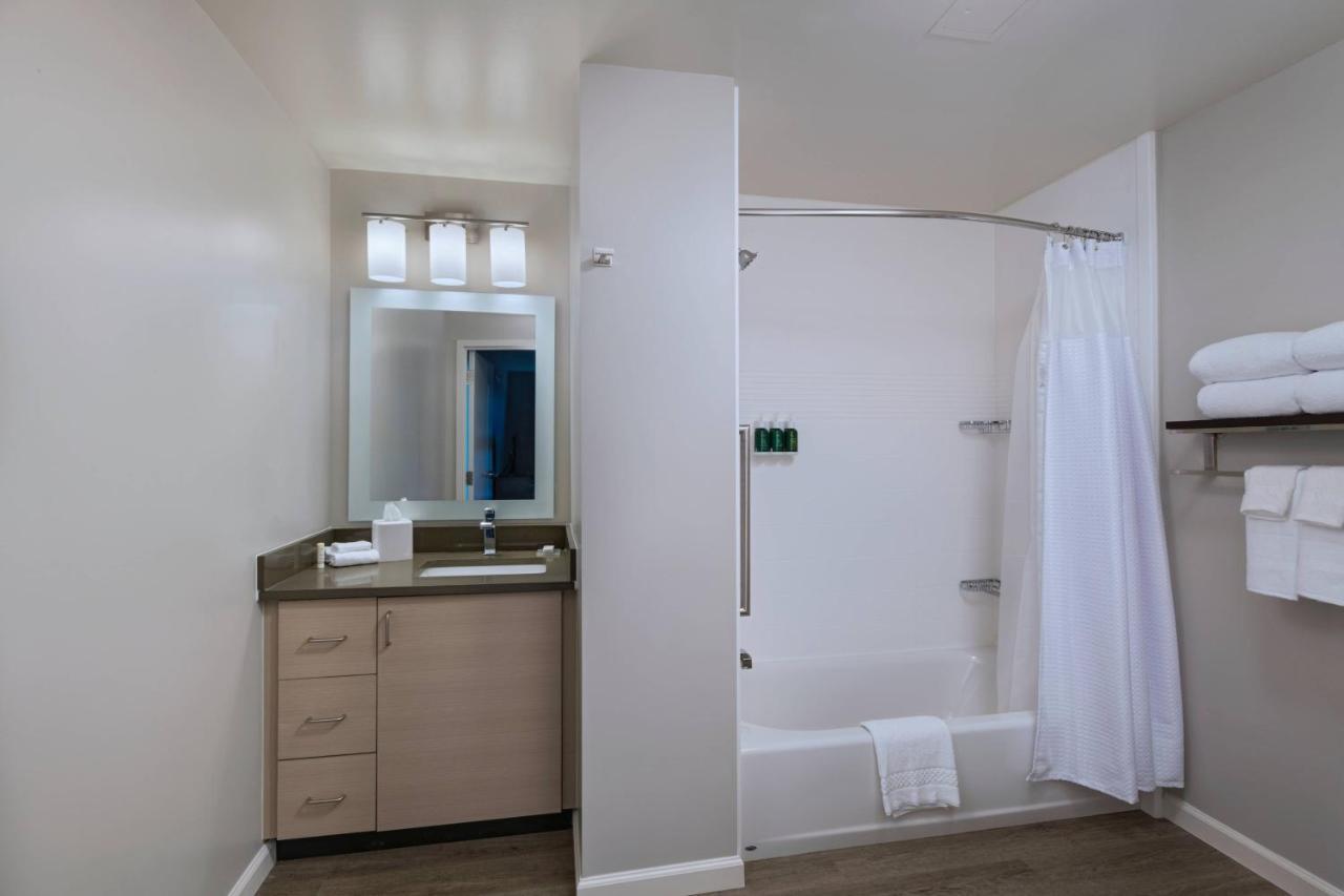 Towneplace Suites By Marriott San Diego Airport/Liberty Station Exterior photo