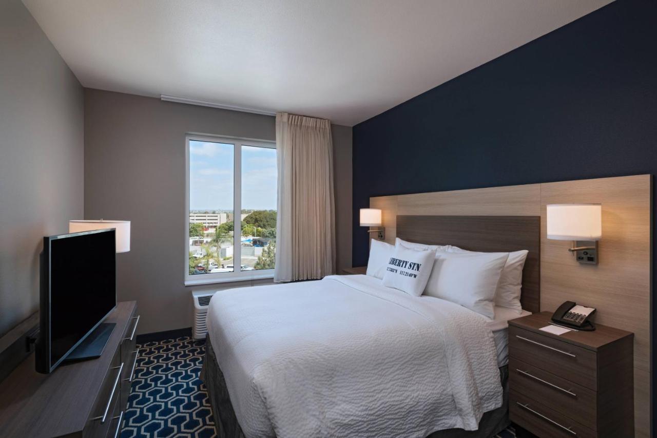 Towneplace Suites By Marriott San Diego Airport/Liberty Station Exterior photo